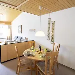 True 8 Apartament *